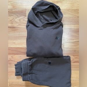 Boy’s New Balance Sweatshirt and pants/matching set